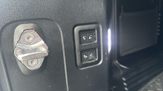 Land Rover Defender 3.0 D250 X-Dynamic SE 110 5dr Auto Diesel Estate